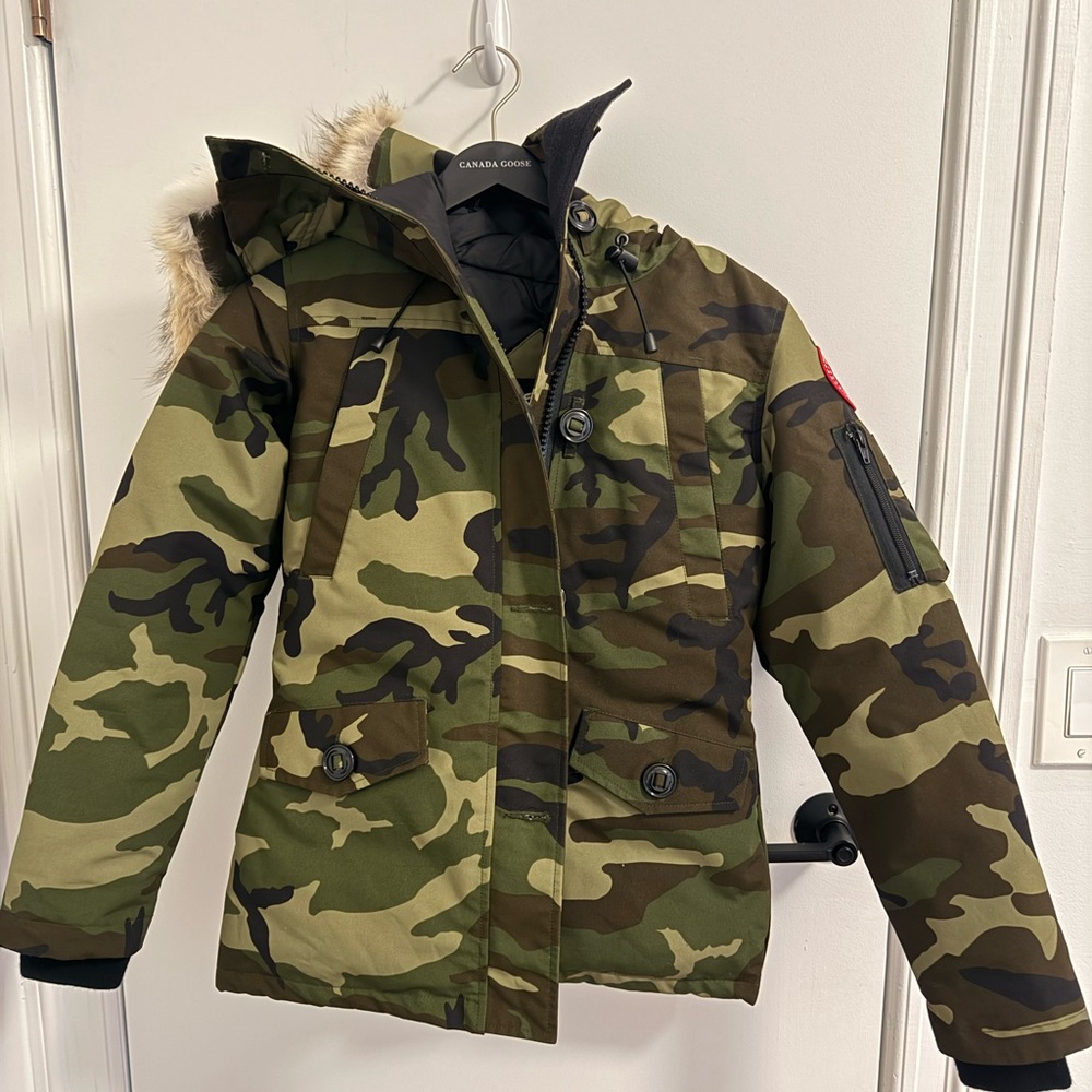 NWTs Canada Goose XS Camo Montebello Parka with Fur